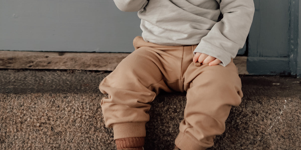Bukser til baby - Køb bukser til babyer i økologisk | Wheat 🌾 – Tagget med "color-sand" – Wheat.dk