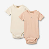 Wheat Main 2 Kortærmet body Maren Body 2475 rose flowers