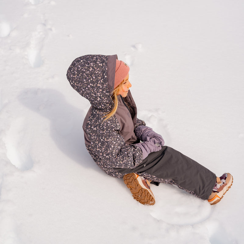 Wheat Outerwear Flyverdragt Kallo Outdoor Suit 9528 black sea open flowers