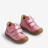 Wheat Footwear   Ivalo Lak Dobbelt Velcro Prewalker Prewalkers 2356 pink