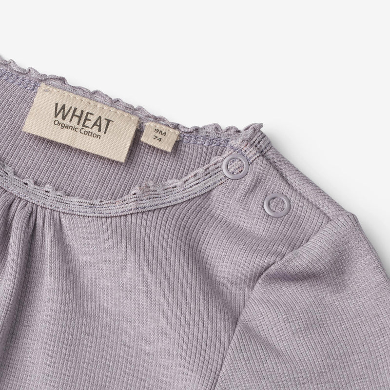 Wheat Main  Langærmet Rib Body Lotta | Baby Underwear/Bodies 1346 lavender