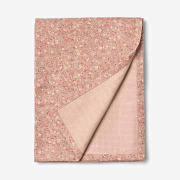 Wheat Main Muslin Stofsvøb Kaya Accessories 9566 rose dust flower meadow