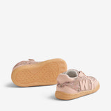 Wheat Footwear Sneaker Aslan Sneaker 9898 dime rose small flowers