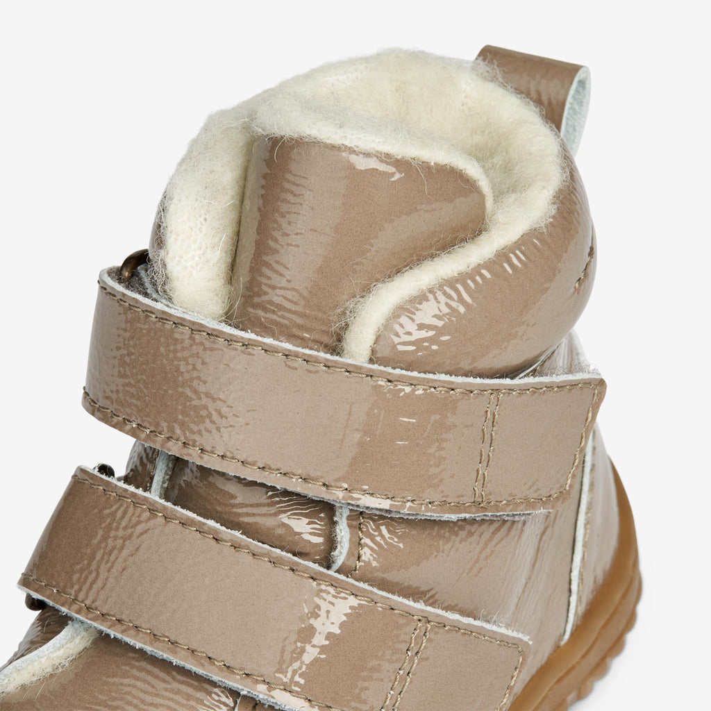 Snugga Snugga Uld lakstøvle | Baby - taupe – Wheat.dk