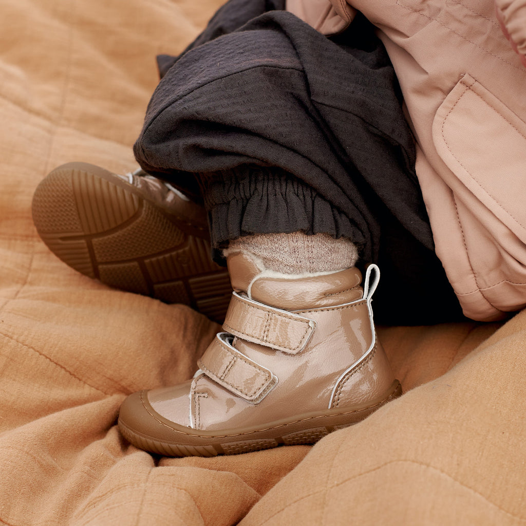 Snugga Snugga Uld lakstøvle | Baby - beige – Wheat.dk