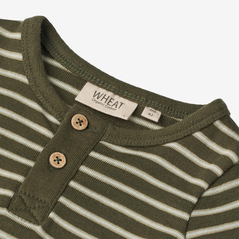 Wheat Main  Sparkedragt Finn | Baby Jumpsuits 4076 dark green stripe