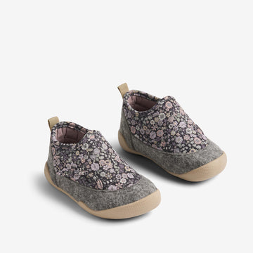 Wheat Footwear indendørssko Mulle Indoor Shoes 9527 black sea flowers